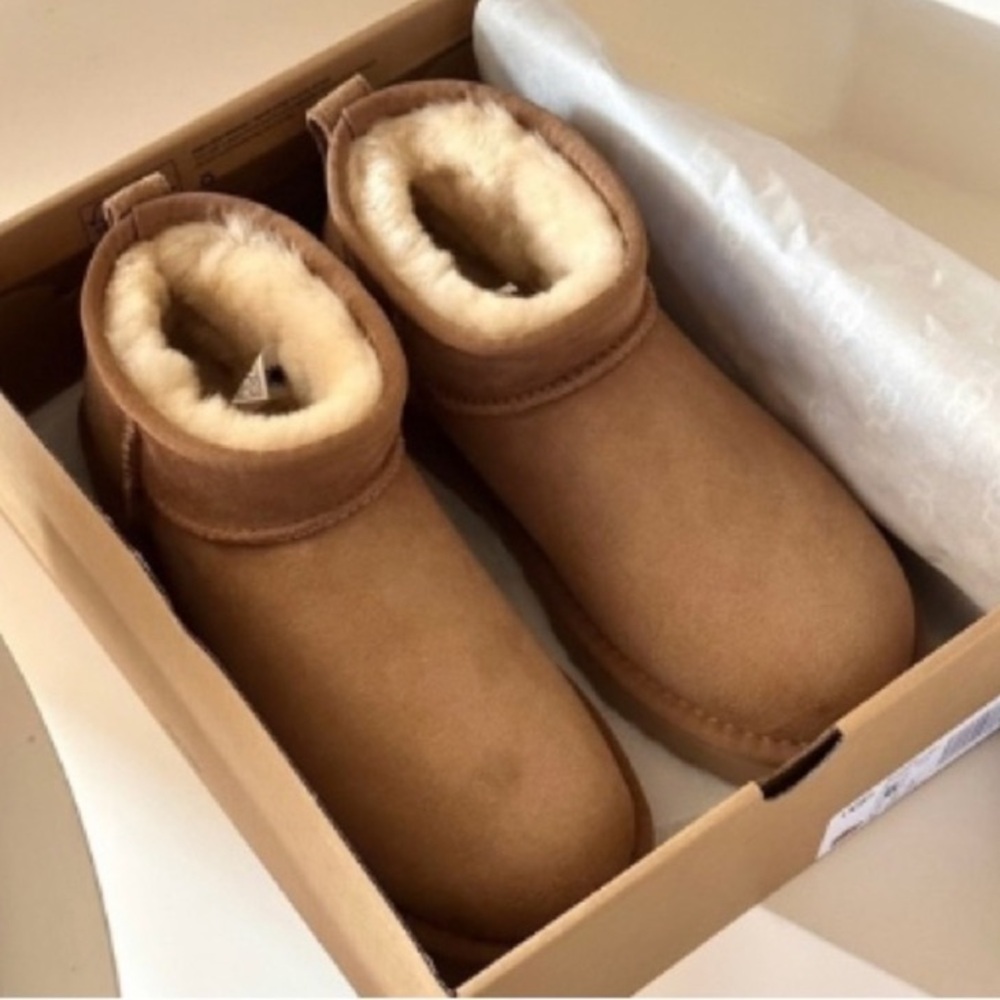 NEW in box ugg ultra mini